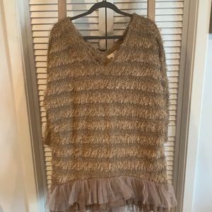 Fuzzy 3/4 sleeve v-neck tunic